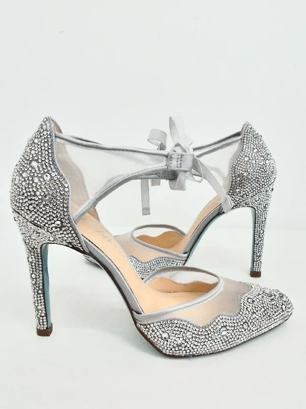 Betsey Johnson Women's Iris Silver/GreyPumps Size 7.5 M