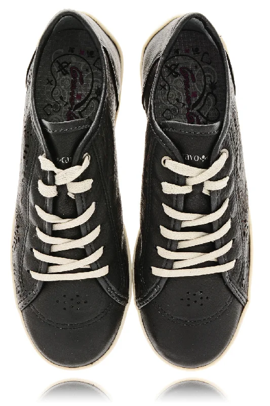 CRAVO & CANELA CINNA Black Cut-Out Leather Sneakers